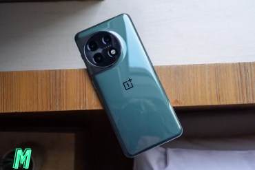 A photo of the green OnePlus 11.